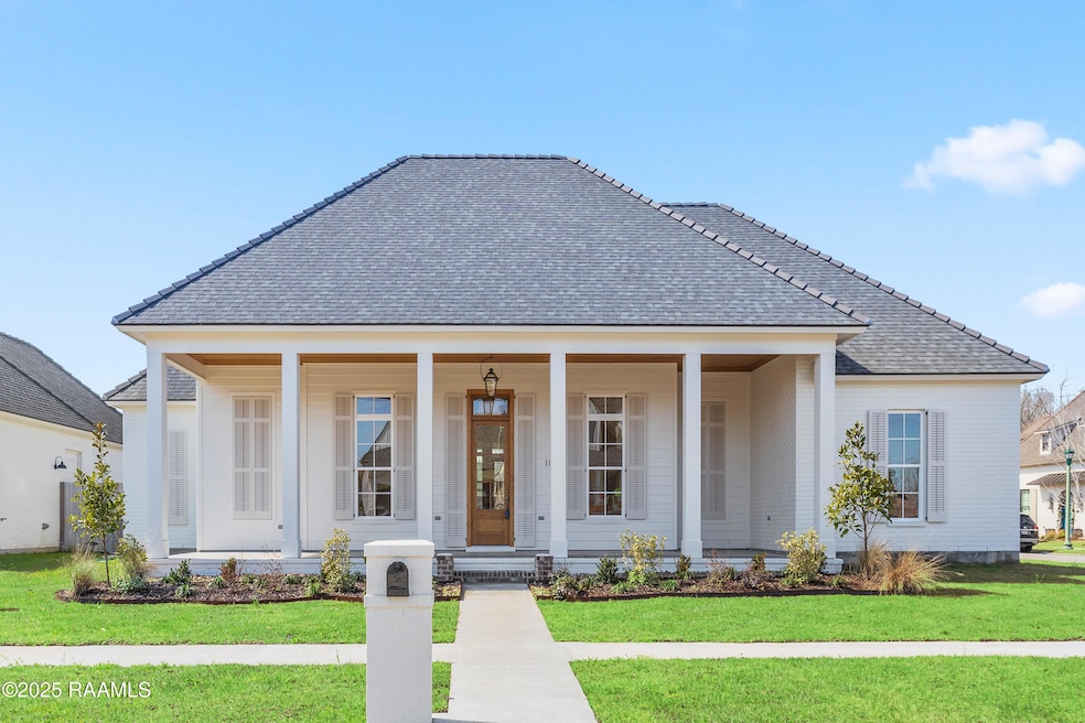 100 Winthrope Row-1
