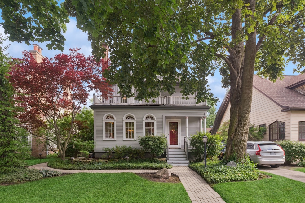 611 Lake Ave, Wilmette, IL 60091 - photo 1