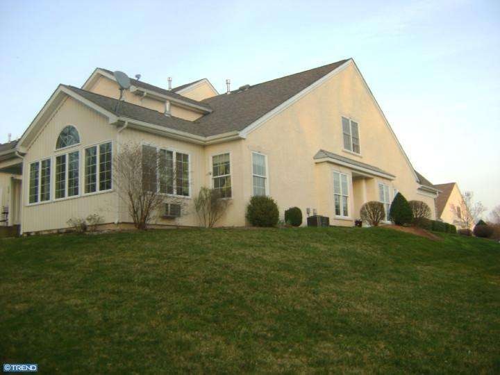 385 Brittany Ct, Souderton, PA 18964 - photo 1