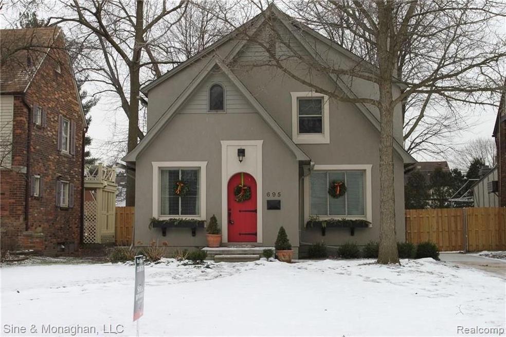 695 Rivard Blvd, Grosse Pointe, MI 48230 - photo 1