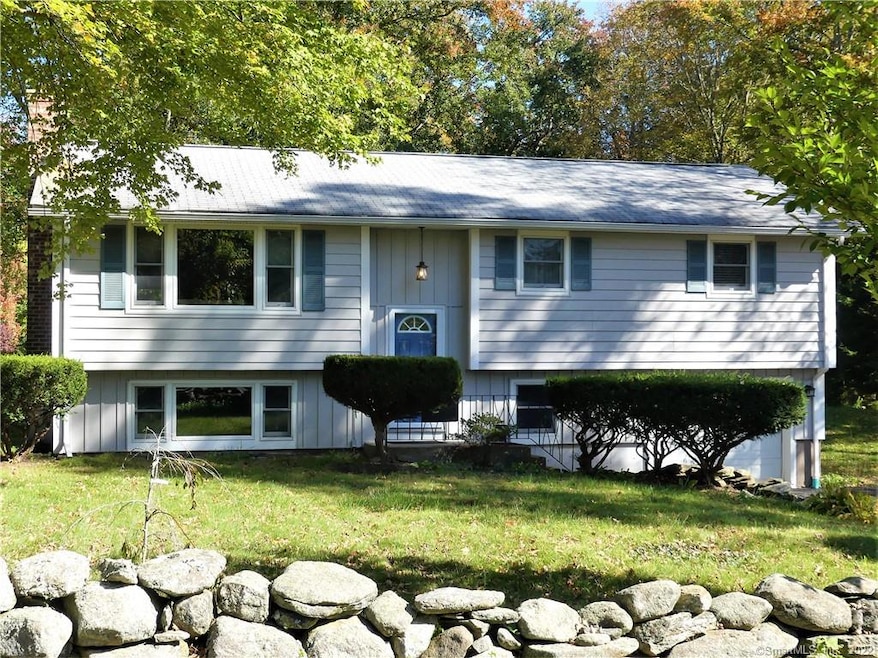 21 Pine St, Columbia, CT 06237 - photo 1