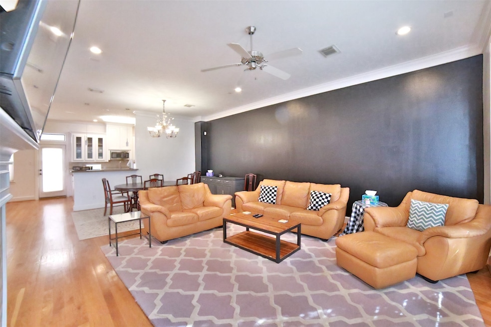 2410 Dorrington St unit C, Houston, TX 77030 - photo 1