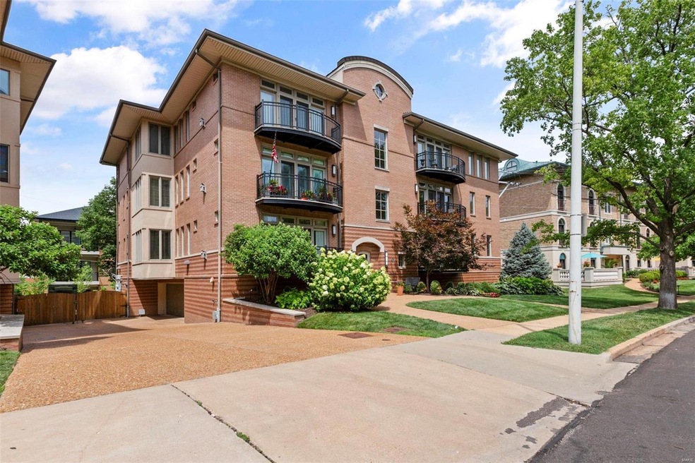 40 Brighton Way unit 1S, Saint Louis, MO 63105 - photo 1