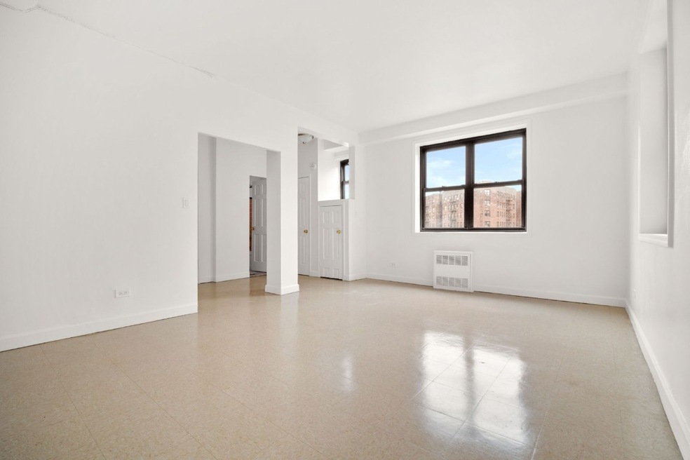 Fort Tryon Gardens unit 3C, New York, NY 10040 - photo 1