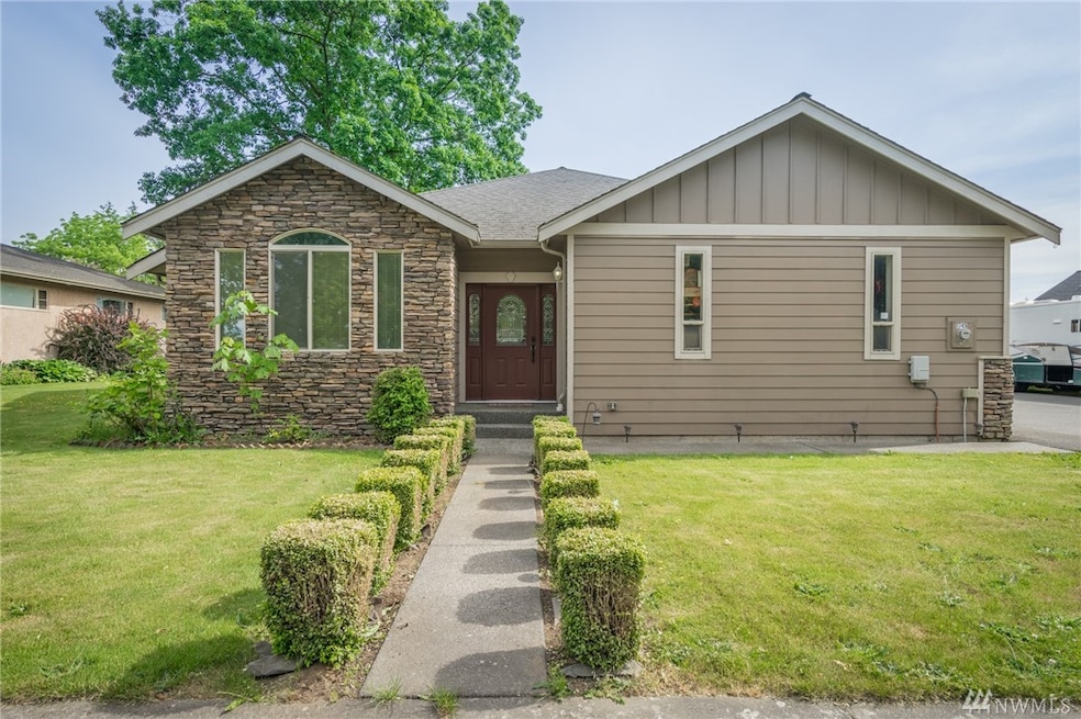 1745 Main St, Lynden, WA 98264 - photo 1