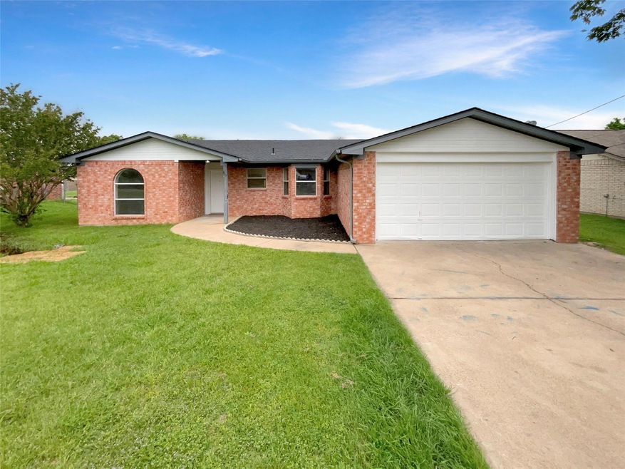 3105 Shady Ln, Granbury, TX 76049 - photo 1