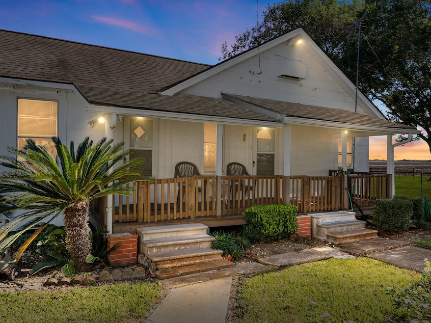 14309 Vrlla Rd, Guy, TX 77444 - photo 1