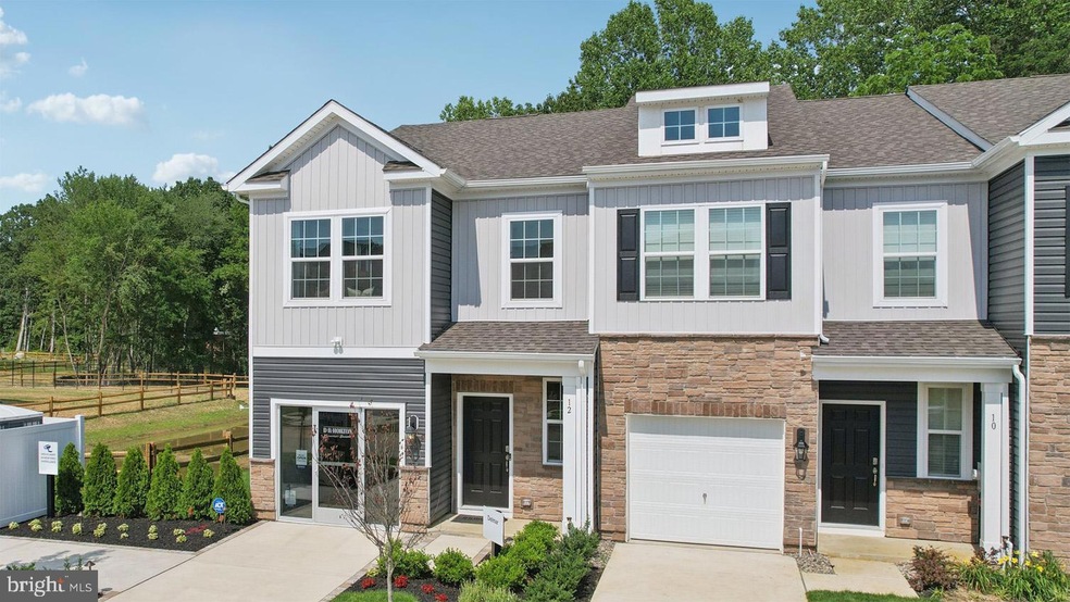 8 Reagan Dr, Runnemede, NJ 08078 - photo 1