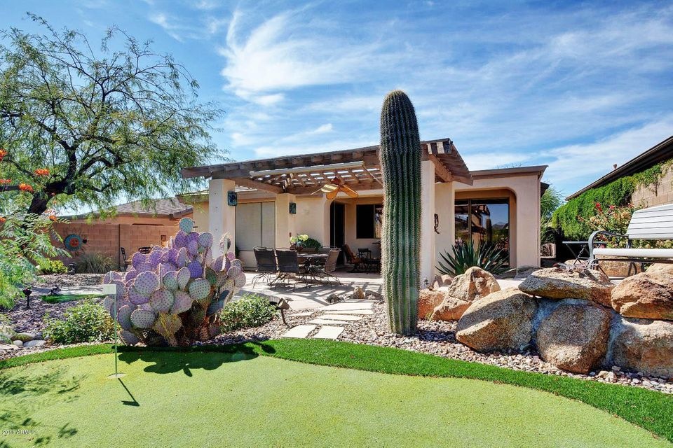 putting green to house
