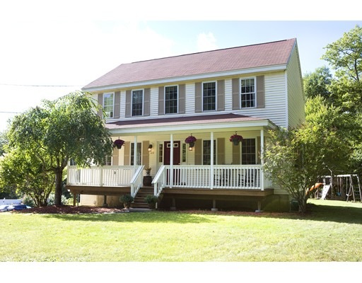 122 Saunders St, Gardner, MA 01440 - photo 1