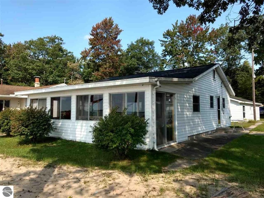 4106 E Michigan Ave, Au Gres, MI 48703 - photo 1