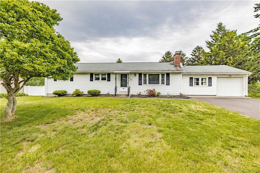 15 Hoover Ln, Enfield, CT 06082 - photo 1