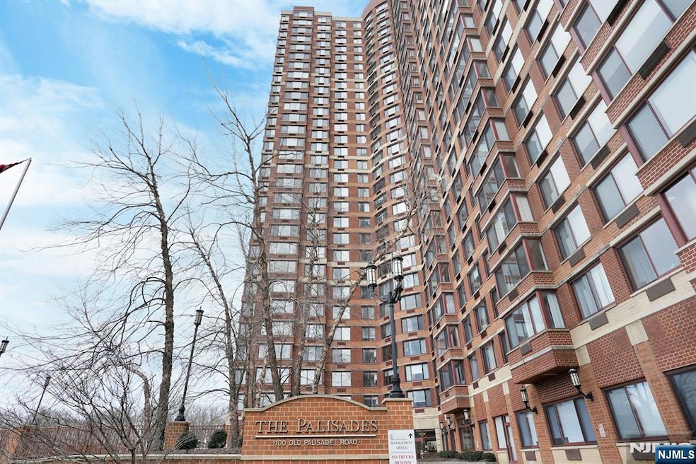Palisades unit 3416, Fort Lee, NJ 07024 - photo 1
