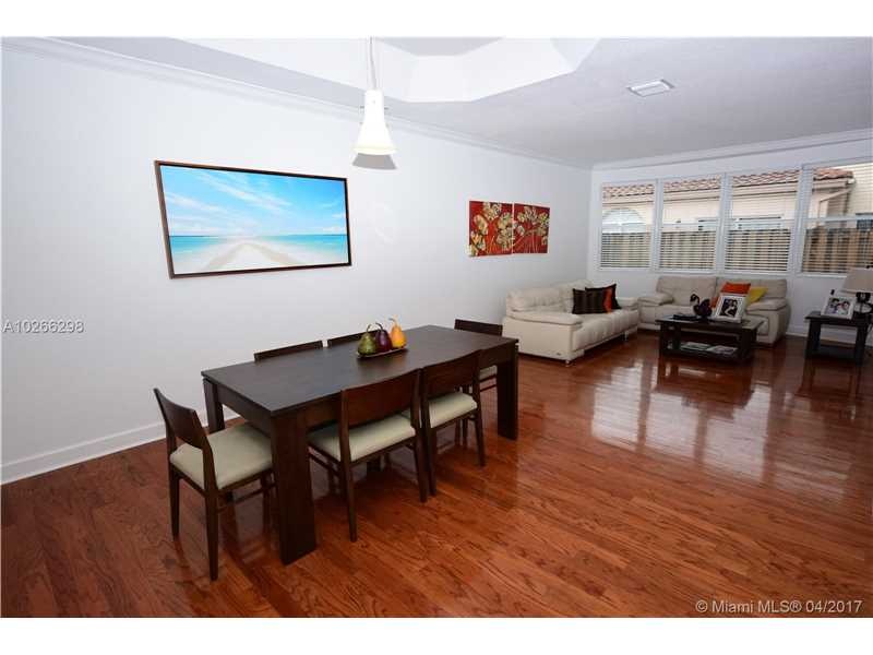 10929 NW 69th St, Doral, FL 33178 - photo 1