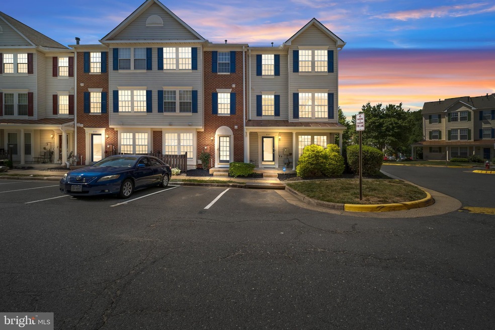 8327 Green Heron Way unit 28, Lorton, VA 22079 - photo 1