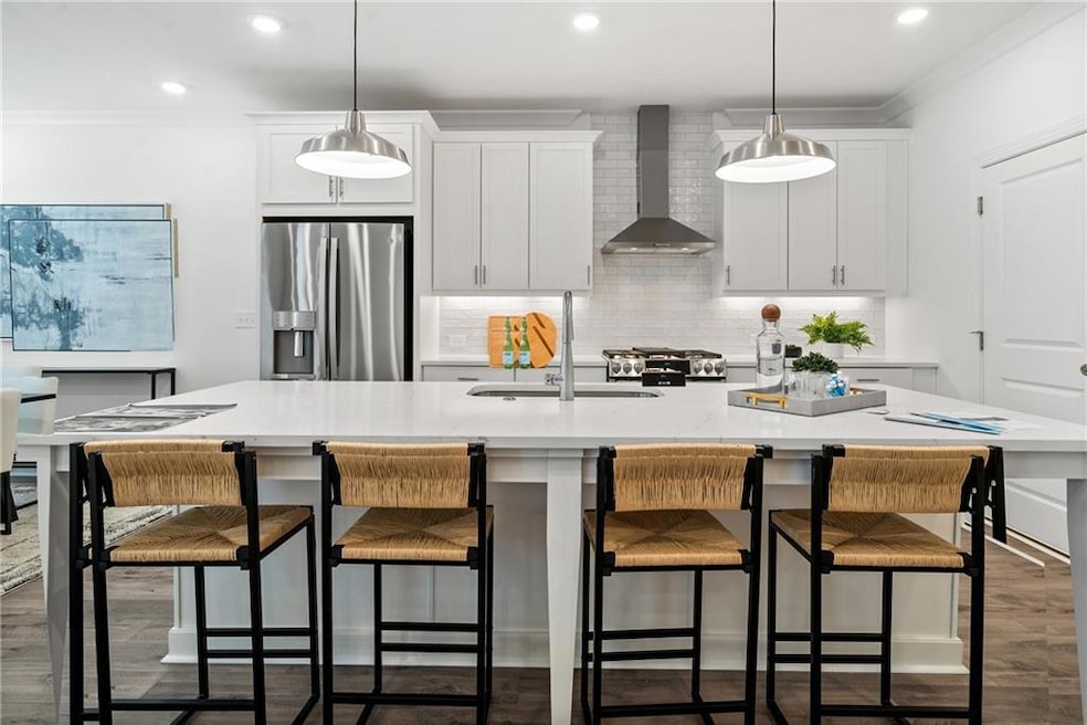 For Sale $633,400 • Co-Listing Agent