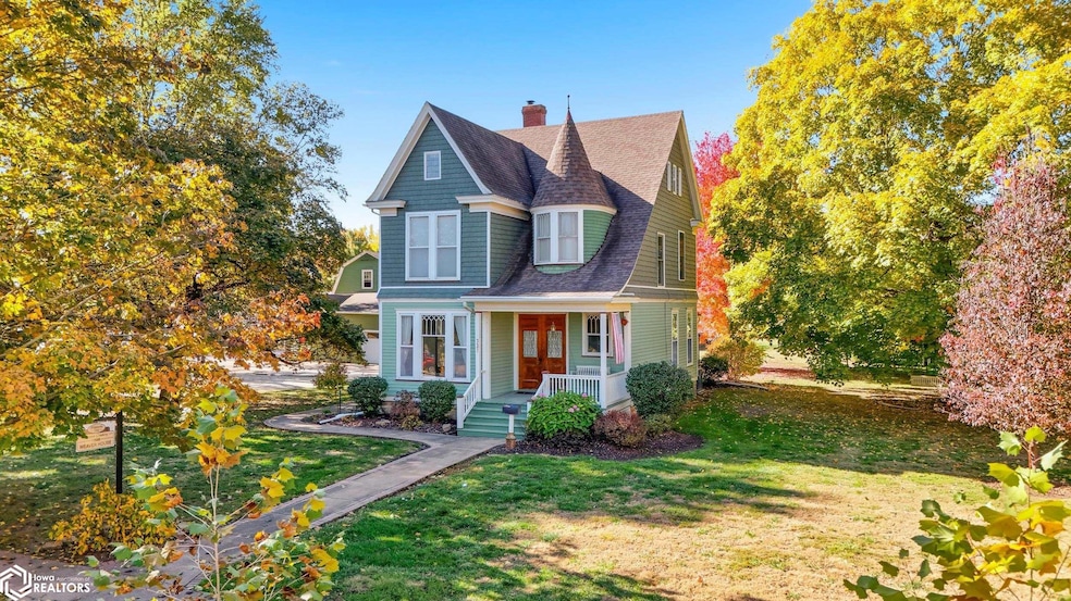 327 S 2nd St, Wapello, IA 52653 - photo 1