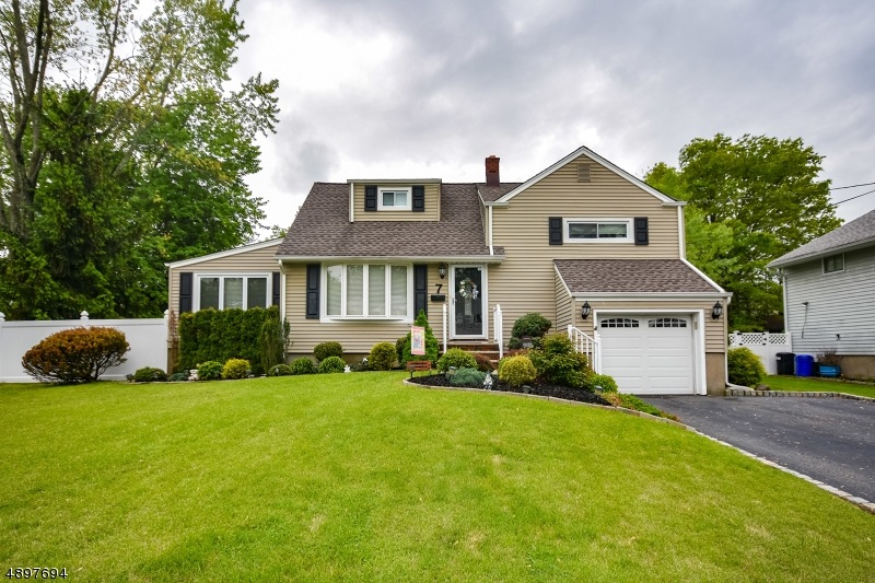 7 Meadow Dr, Little Falls, NJ 07424 - photo 1