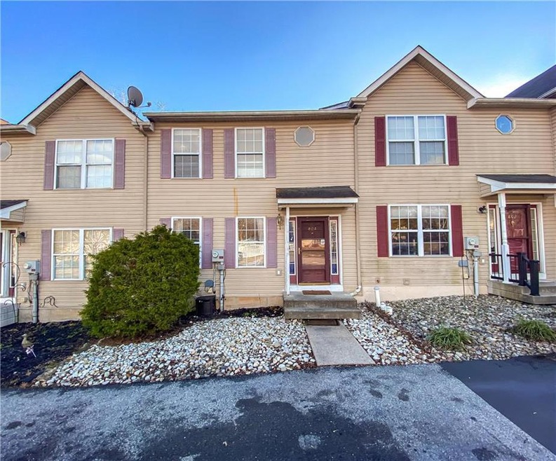 804 Cove Ct, Freemansburg, PA 18017 - photo 1