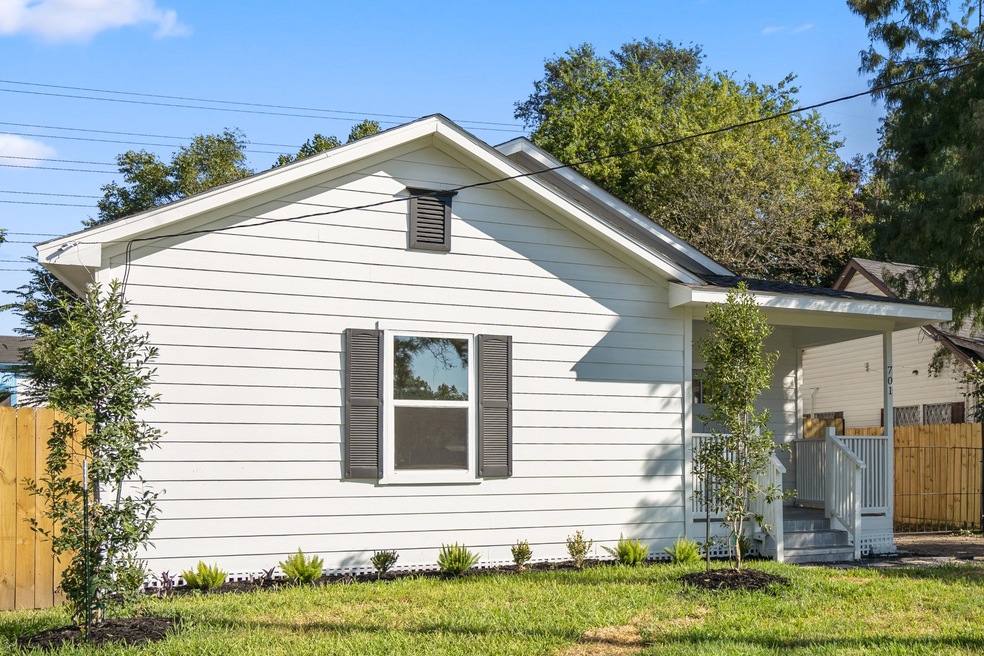701 Frisco St, Houston, TX 77022 - photo 1