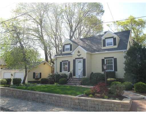 46 Versailles St, Cranston, RI 02920 - photo 1