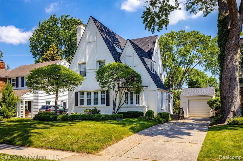 64 Meadow Ln, Grosse Pointe Farms, MI 48236 - photo 1