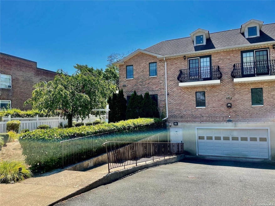 275 Central Ave unit 4, Lawrence, NY 11559 - photo 1