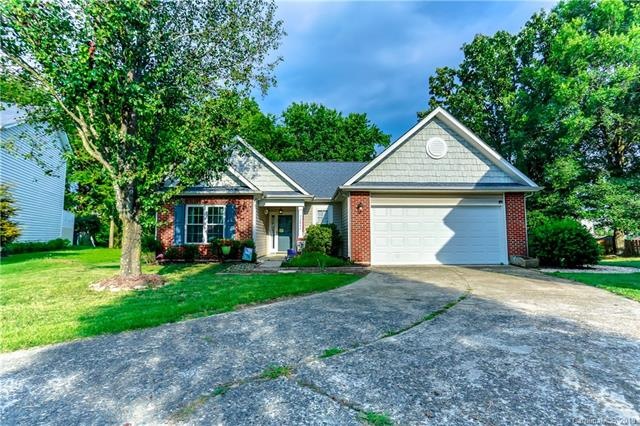 Beautiful curb appeal! Covered entry!