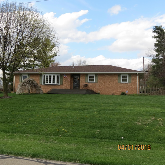 210 Marshall Rd, Circleville, OH 43113 - photo 1