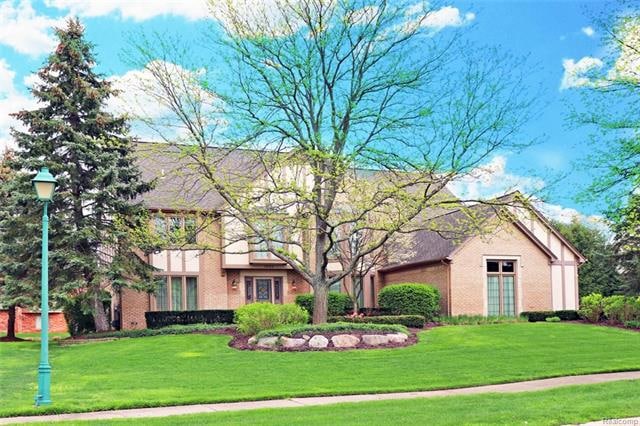 Pebble Point front in spring bloom.jpg