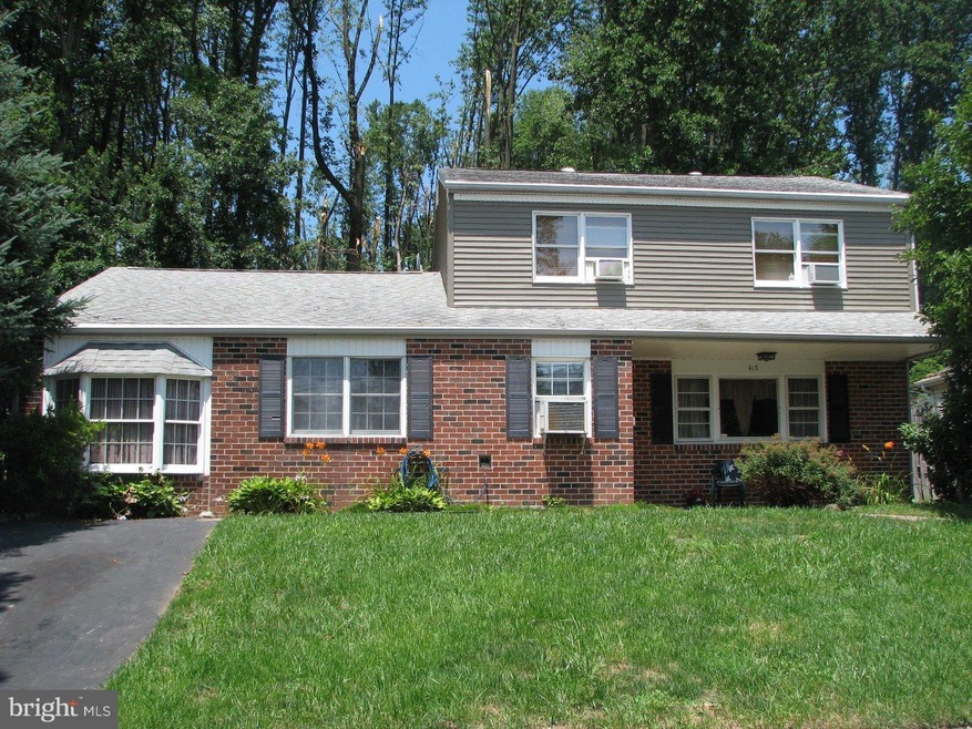 415 Camelot Dr, Brookhaven, PA 19015 - photo 1