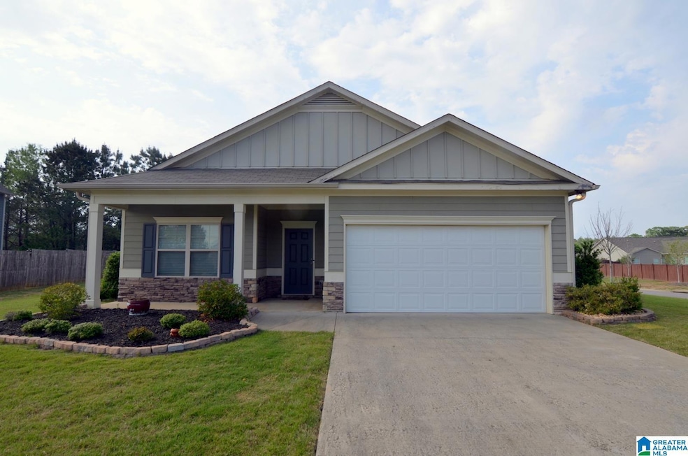 200 Springs Crossing Cir, Columbiana, AL 35051 - photo 1