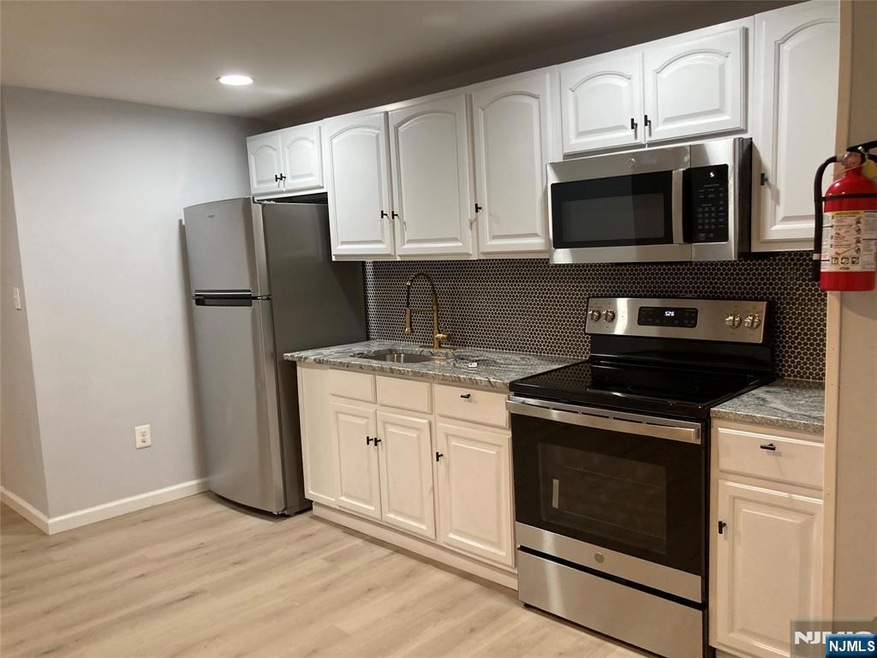 62 Llewellyn Ave unit 3, Bloomfield, NJ 07003 - photo 1