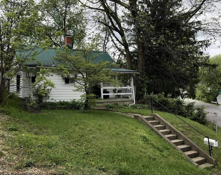 207 N Baker Ave Main Image