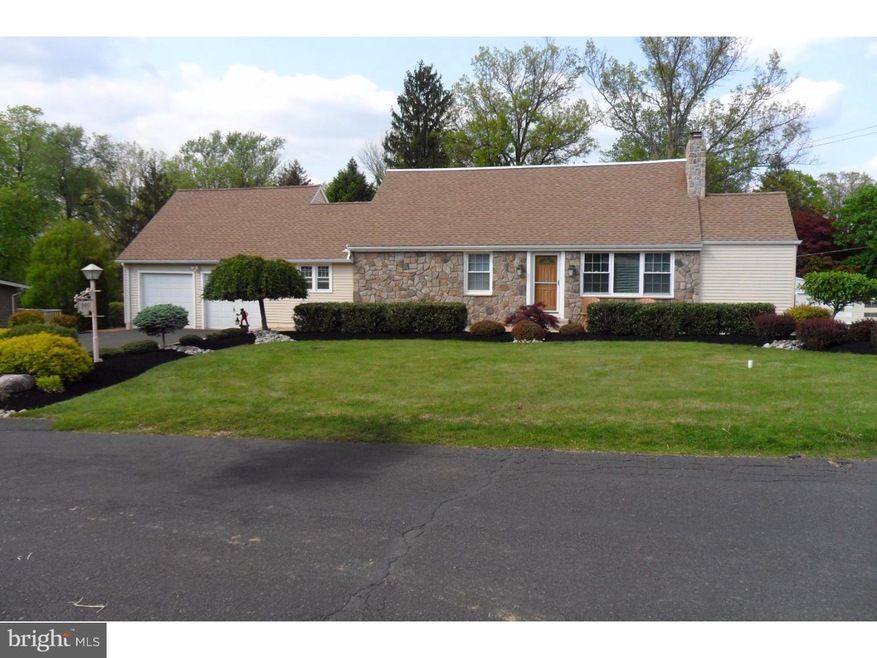 995 Hillside Dr, Southampton, PA 18966 - photo 1