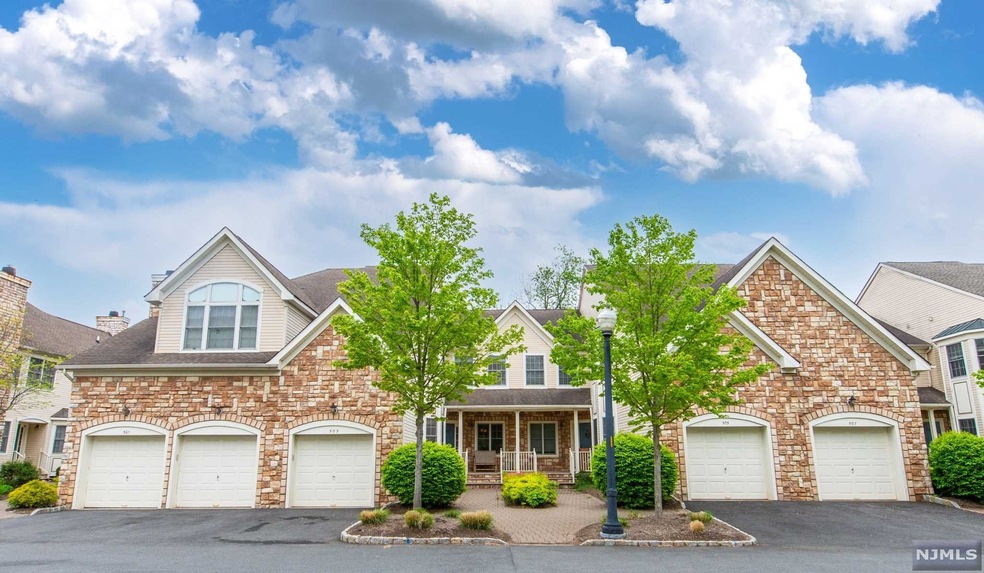 503 Binghampton Ln, Livingston, NJ 07039 - photo 1