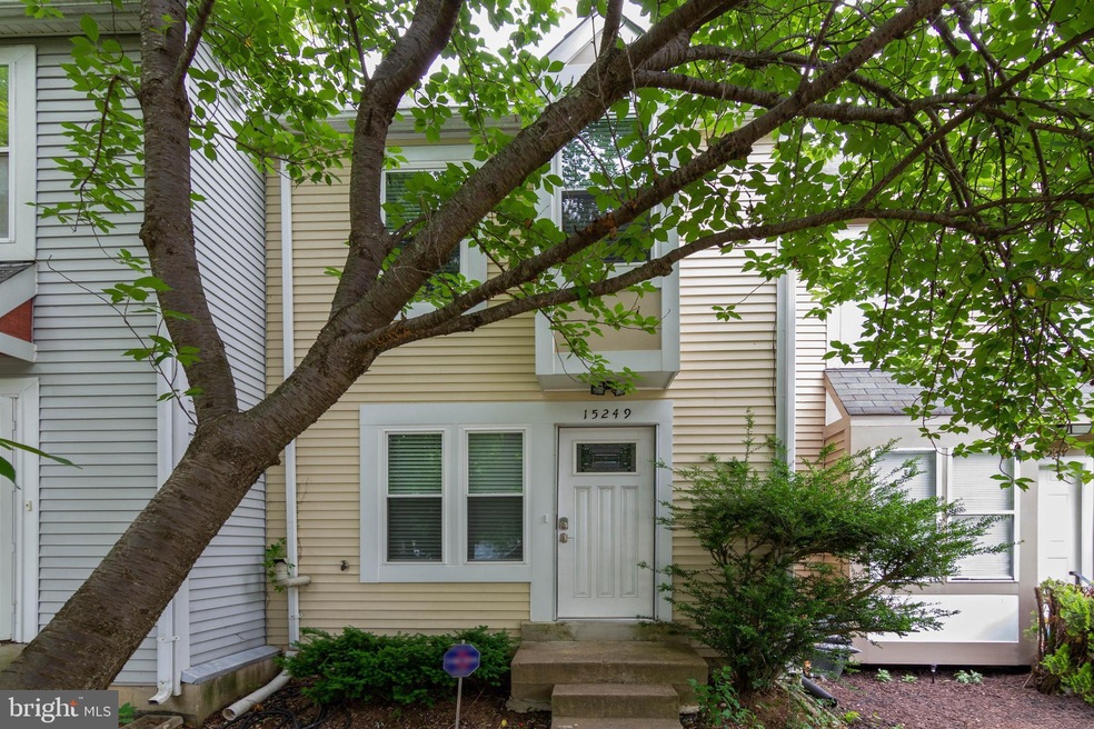 15249 Valley Stream Dr, Woodbridge, VA 22191 - photo 1