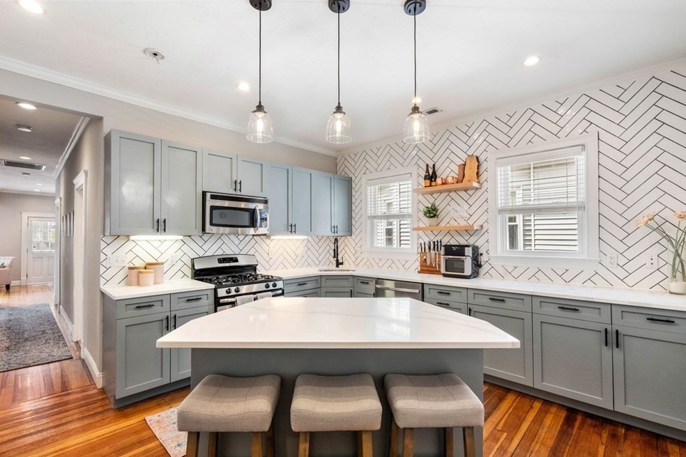 285 Minot St unit 2, Dorchester Center, MA 02124 - photo 1