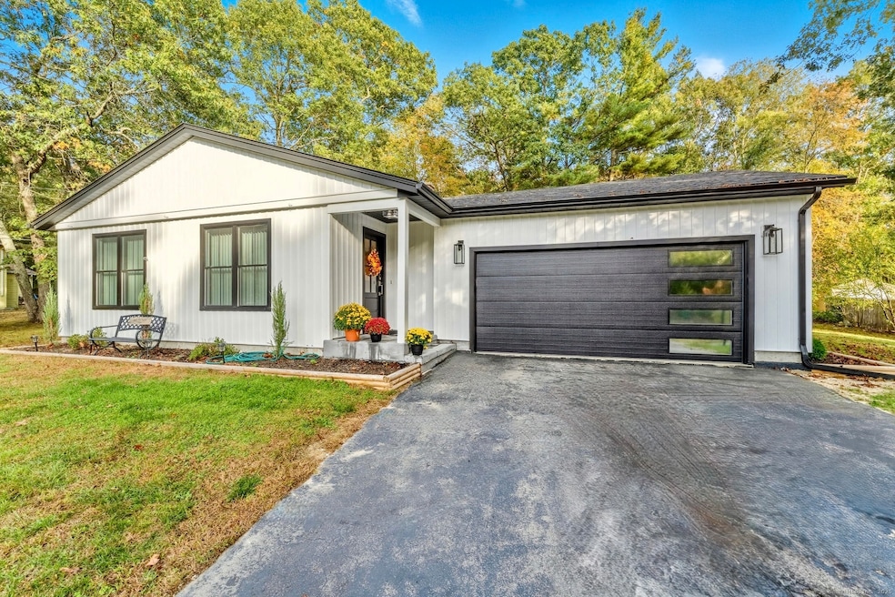 478 Wauregan Rd, Danielson, CT 06239 - photo 1