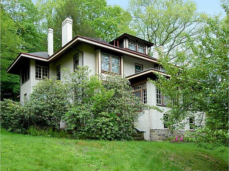 Exterior Front. Welcome to 700 Delafield Rd.  Fox 