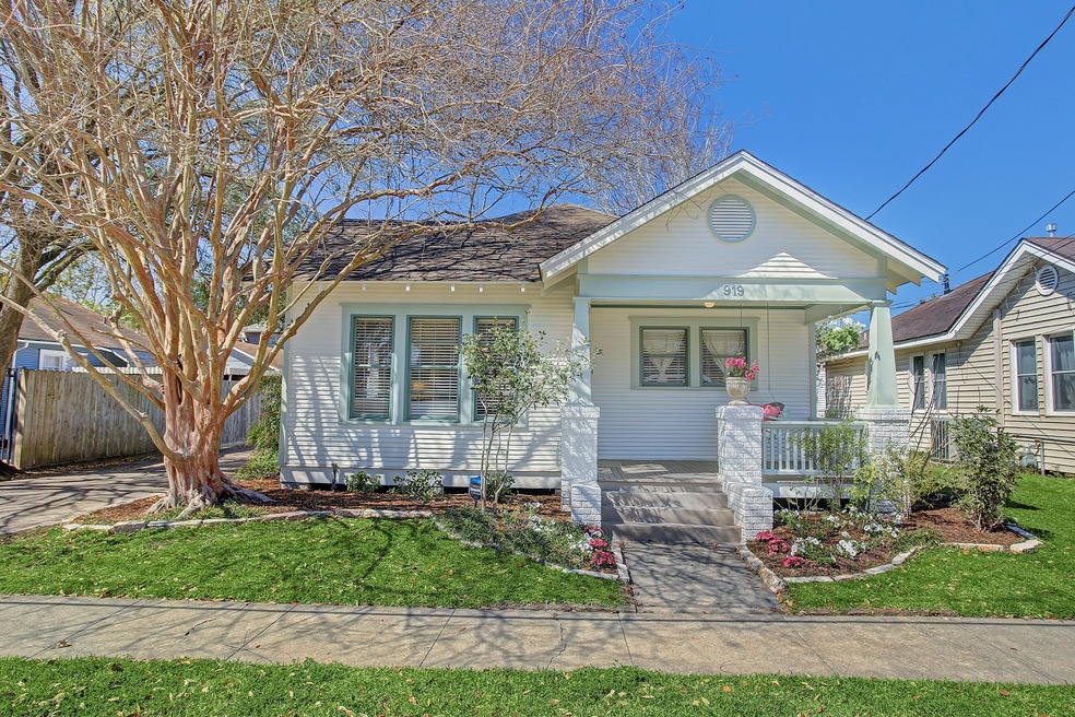 919 W Gardner St, Houston, TX 77009 - photo 1