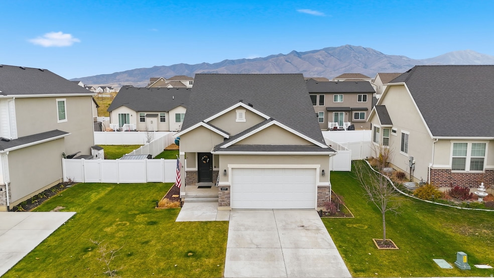 6559 N Fiona St, Eagle Mountain, UT 84005 - photo 1