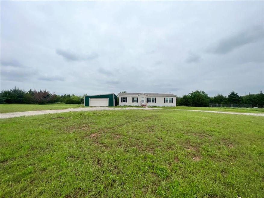 336604 E Crestview Dr, McLoud, OK 74851 - photo 1