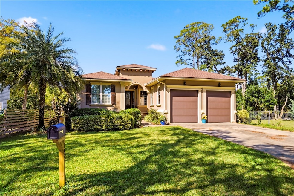 135 Stewart St, Saint Simons Island, GA 31522 - photo 1