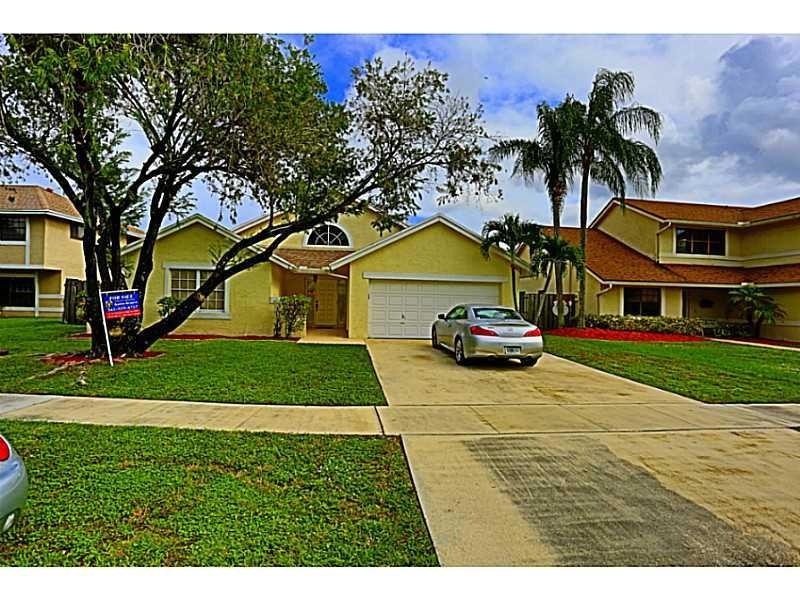 22638 Pickerel Cir, Boca Raton, FL 33428 - photo 1