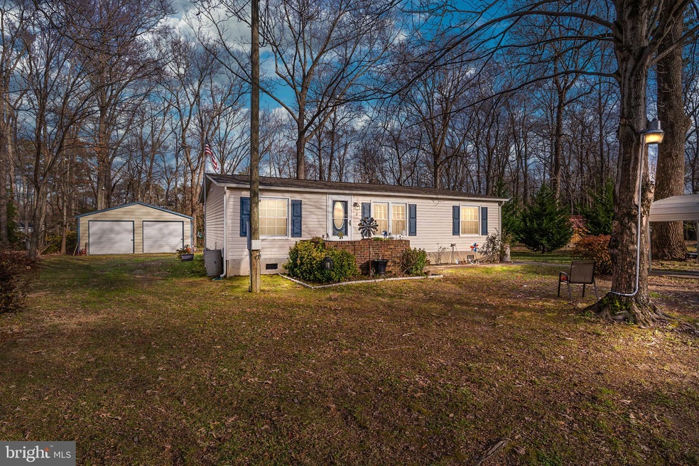 72 Fort King Dr, Colonial Beach, VA 22443 - photo 1