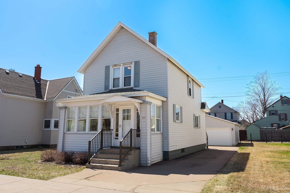 1217 N 3rd St, Ishpeming, MI 49849 - photo 1