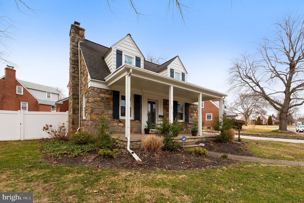 1014 Stoneybrook Dr, Springfield, PA 19064 - photo 1