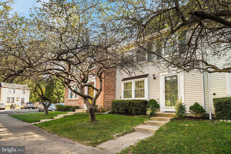 8661 Bent Arrow Ct, Springfield, VA 22153 - photo 1