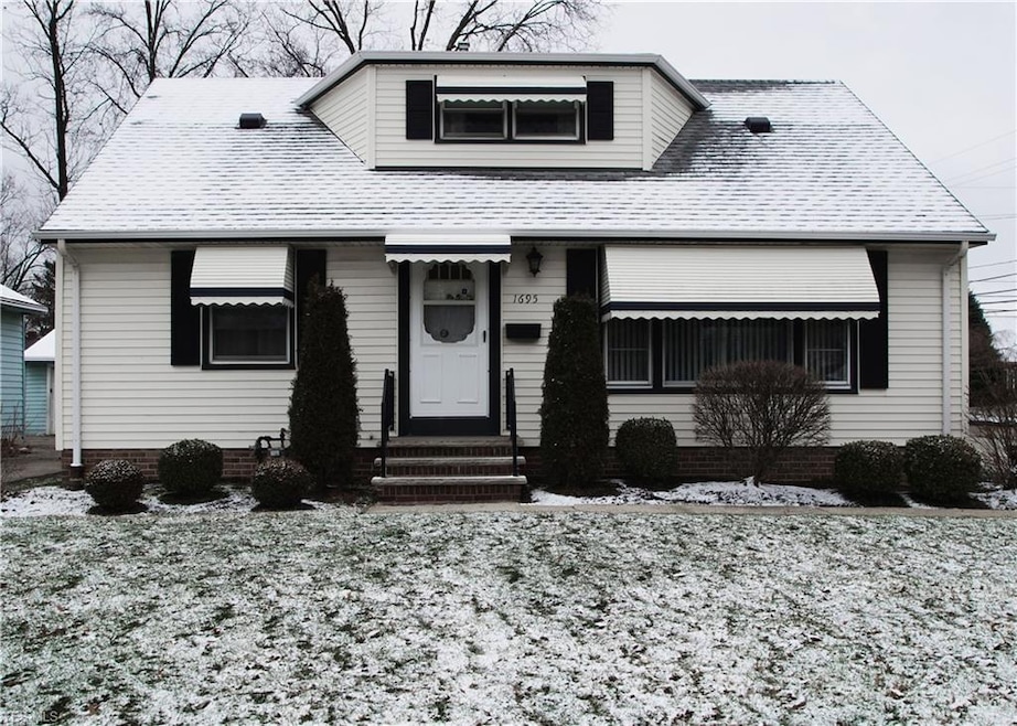 1695 Empire Rd, Wickliffe, OH 44092 - photo 1